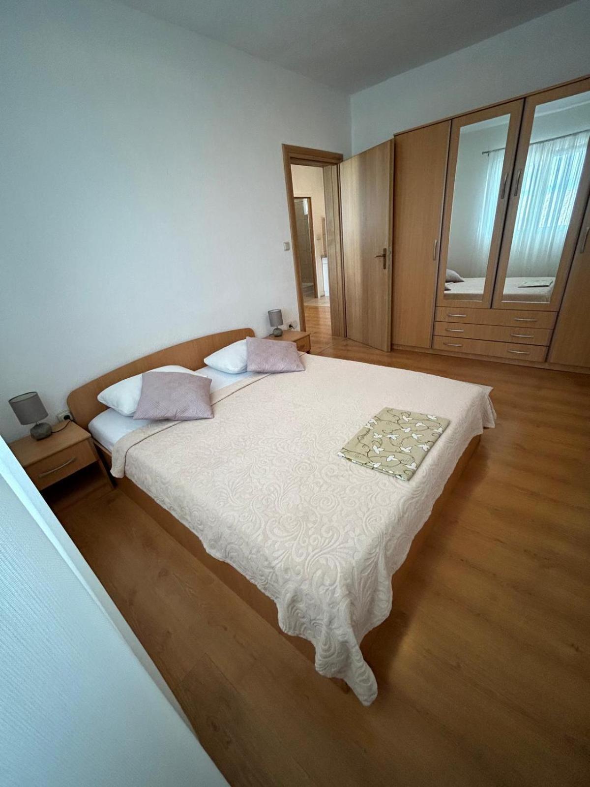 Apartmani Grgic Trogir Exteriör bild